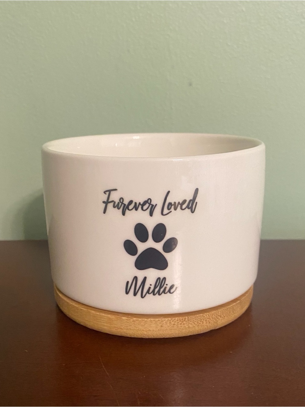 🍀White Ceramic Pet Memorial Planter  "Forever Loved Millie," w/Bamboo Tray